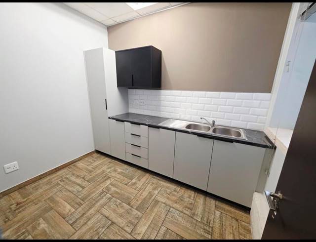 BUSINESS PROPERTY TO RENT IN MENLYN